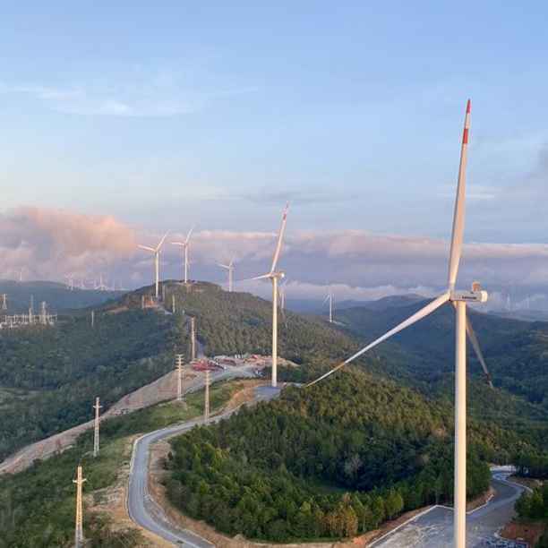 Stimulating social and economic development through the energy transition