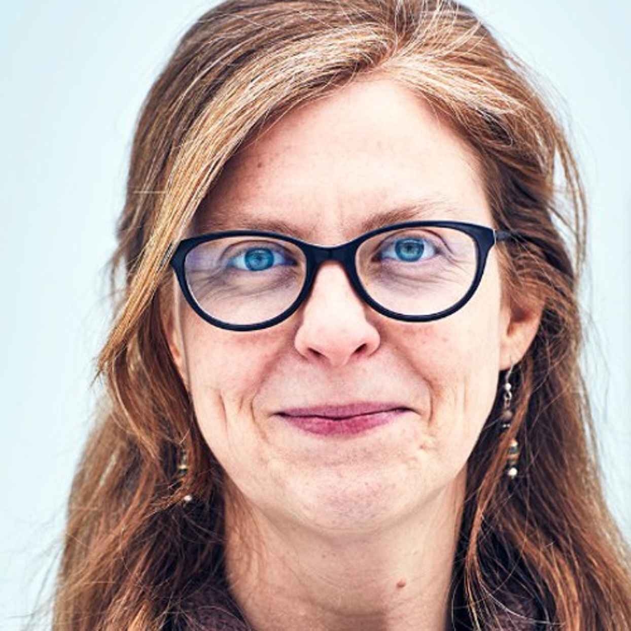 Business and post-growth economics
