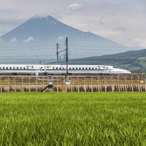 Central Japan Railway: Clean alternative for air and road travel